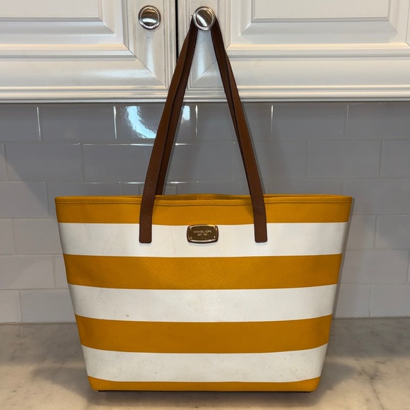 MICHAEL KORS Purse Bag ToteLarge Jet Set Travel Stripe Saffiano Leather